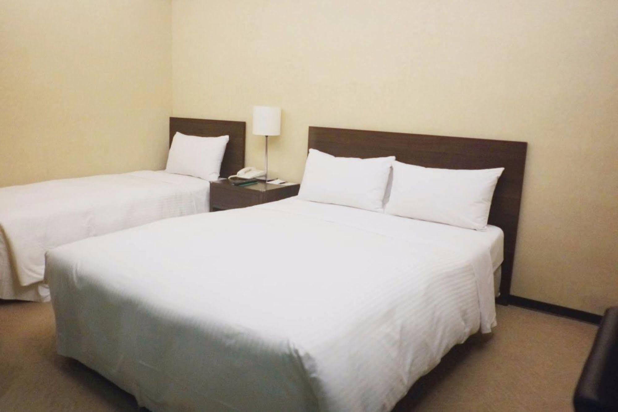 Onetel - Ximen Hotel Джунхъ Екстериор снимка